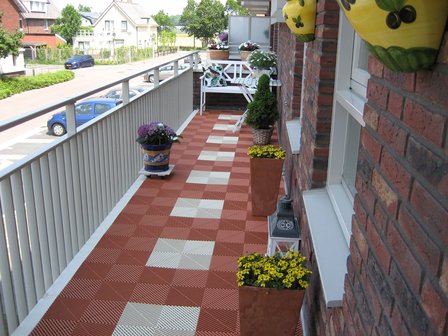 Antislip balkontegels terracotta en crème